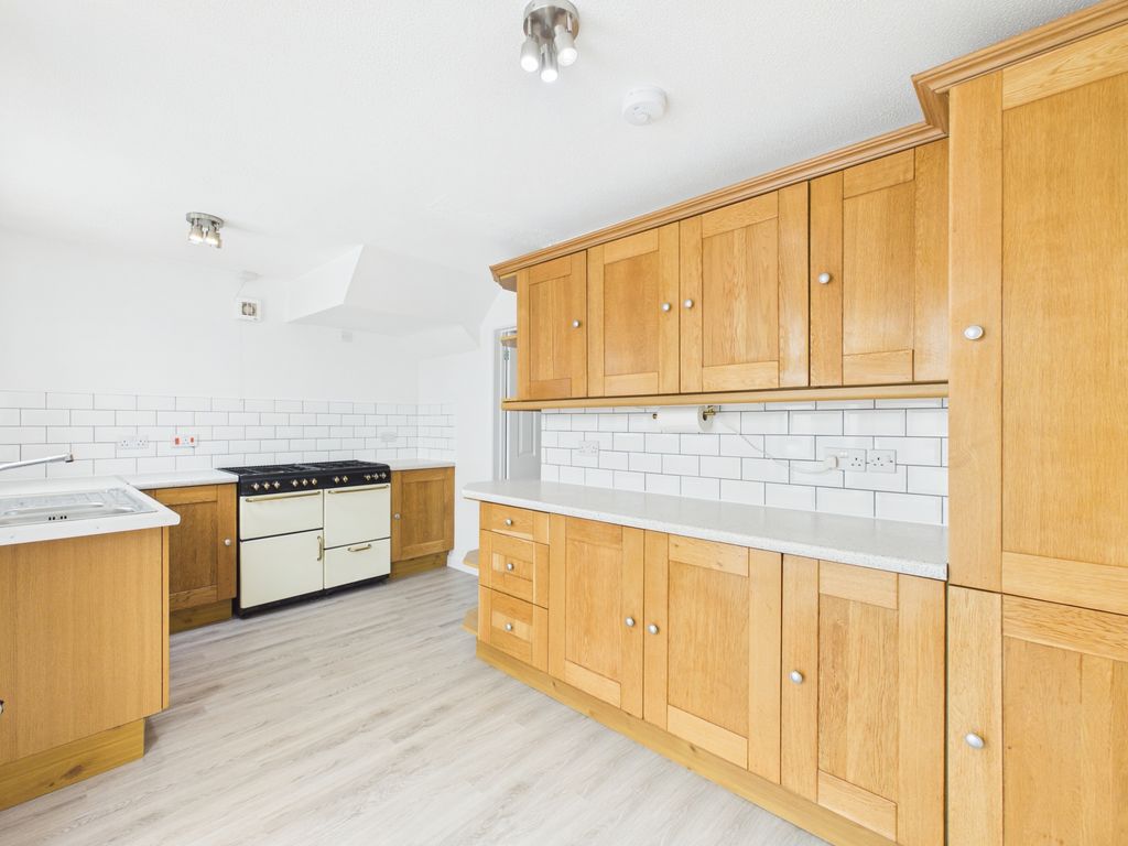 Property photo 2 of 16 Kitchen