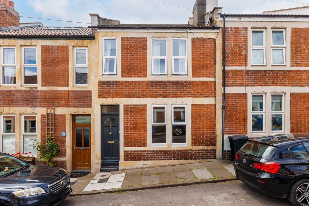 Property photo 2 of 24 72 St Werburghs Park-1.Jpg
