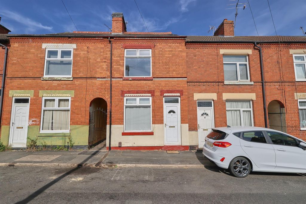 Property photo 1 of 10 Vicarage St Es_9.Jpg