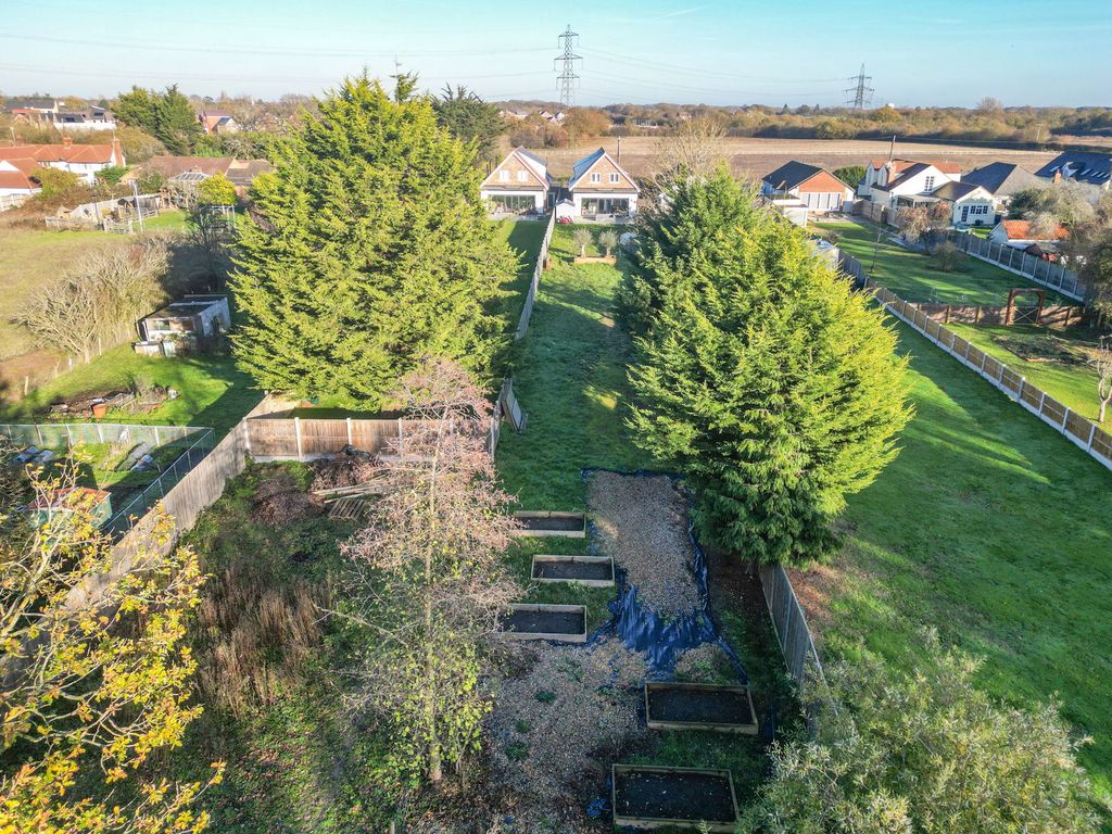 Property photo 3 of 40