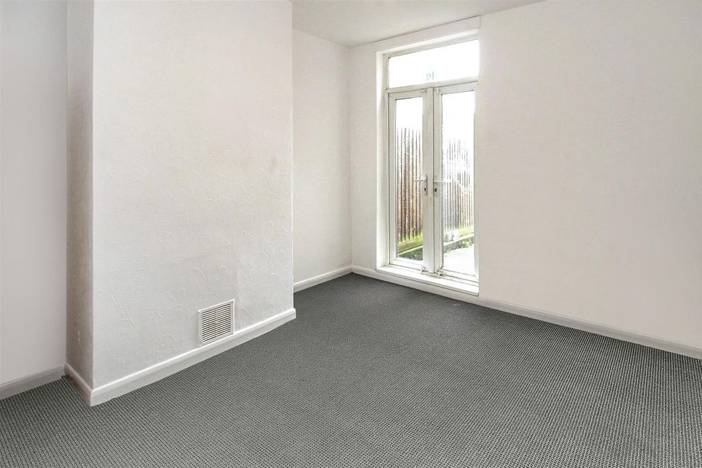 Property photo 3 of 13 Dining Room