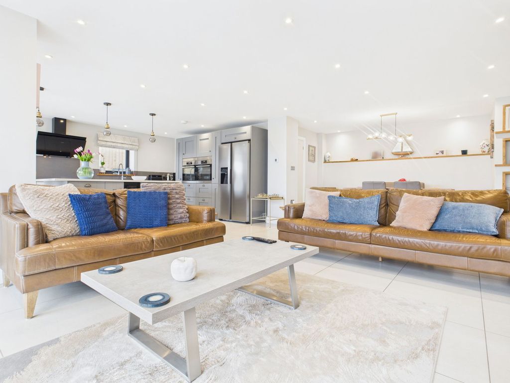 Property photo 2 of 29