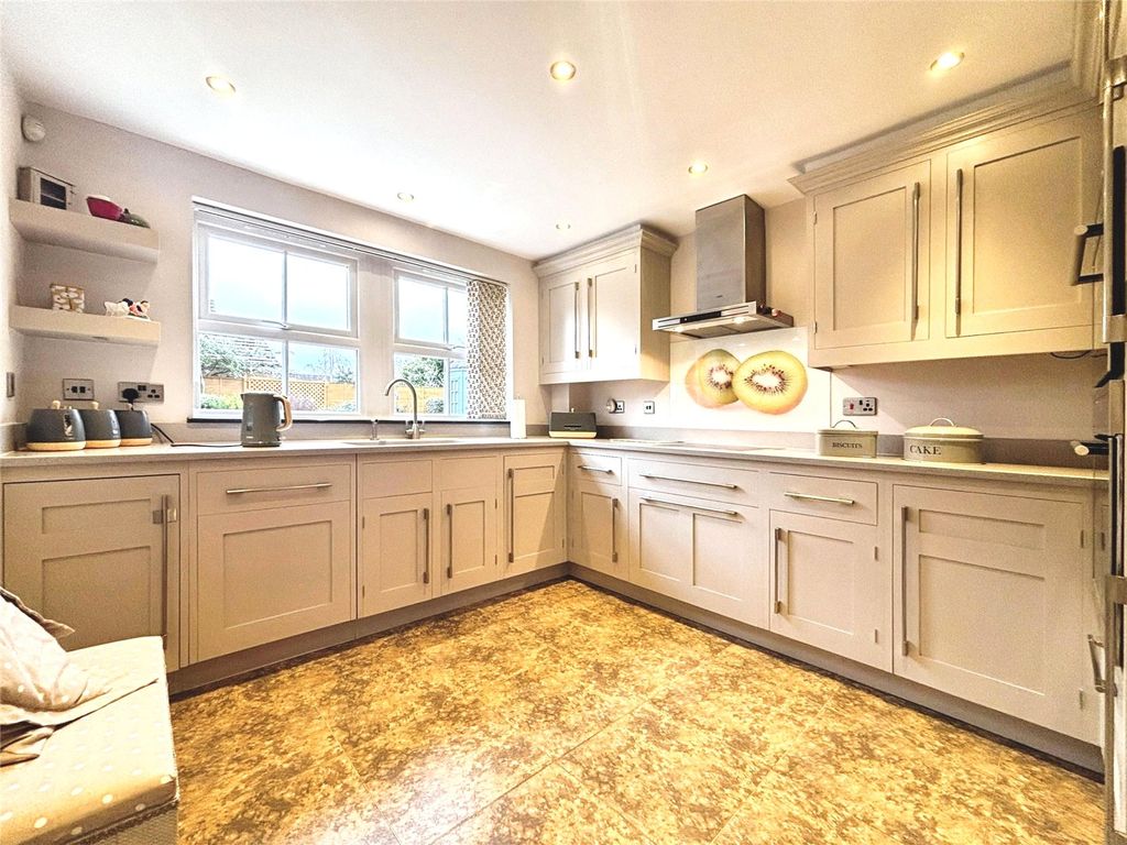 Property photo 3 of 22 Kitchen