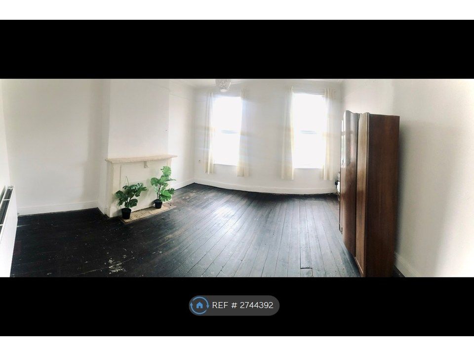 Property photo 1 of 9 Lounge