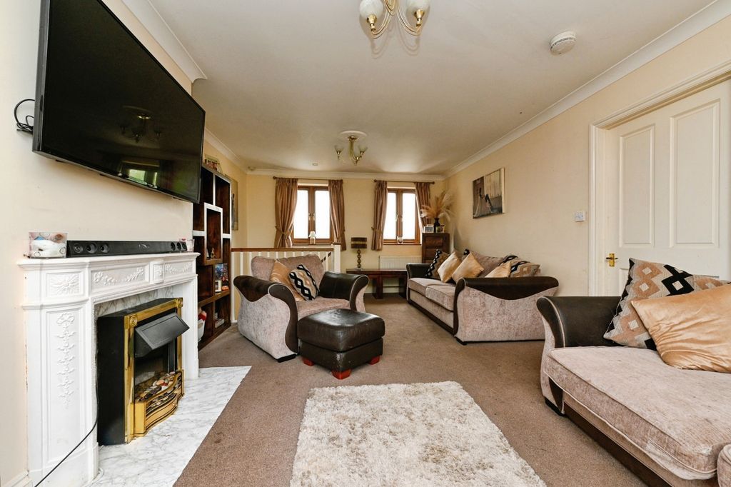 Property photo 3 of 24 Pbox-Img.Jpg
