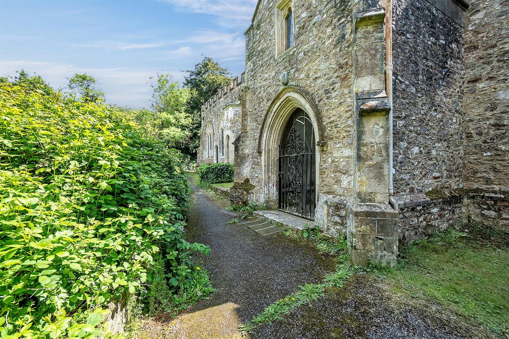 Property photo 3 of 19