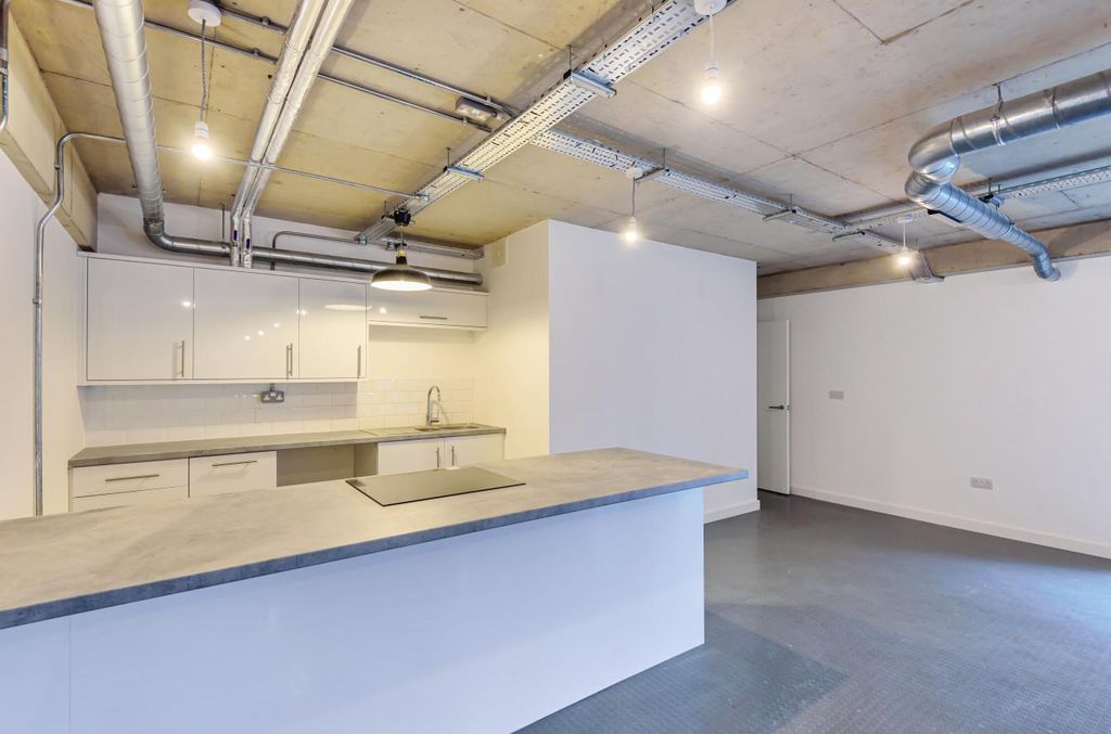 Property photo 2 of 8 906999 (5).Jpg