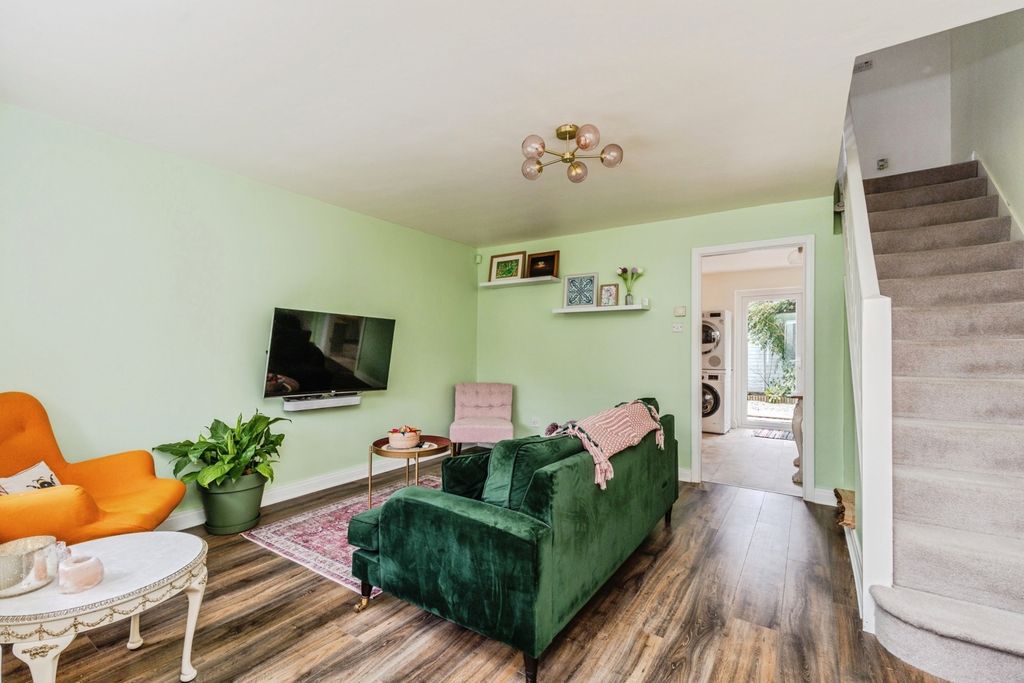 Property photo 2 of 16 Pbox-Img.Jpg