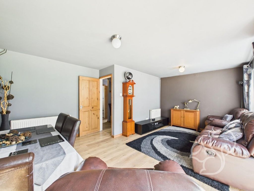 Property photo 3 of 11 Cam05287G0-Pr0011-Still009.Jpg