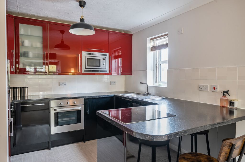 Property photo 3 of 15 1368796-8-68F2384...