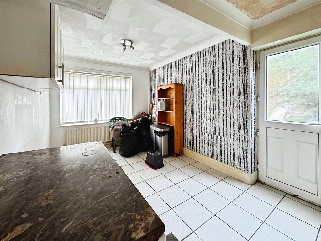 Property photo 2 of 12 Kitchen/Dining Room