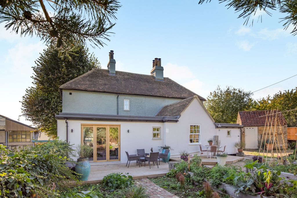 Property photo 2 of 22 Prince Of Wales