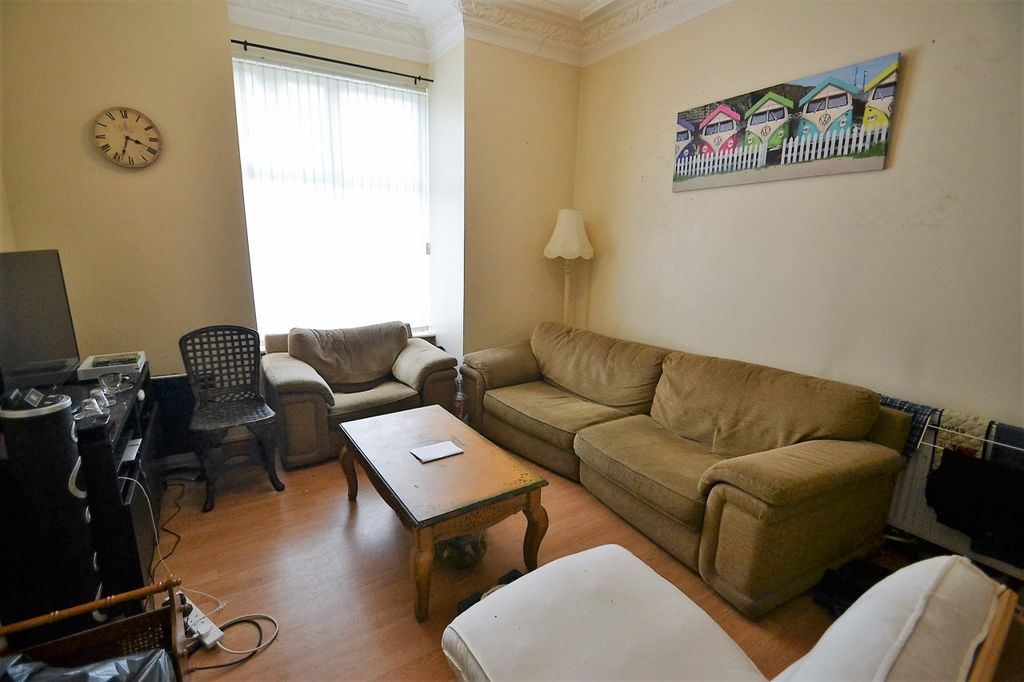 Property photo 2 of 7 Gallery