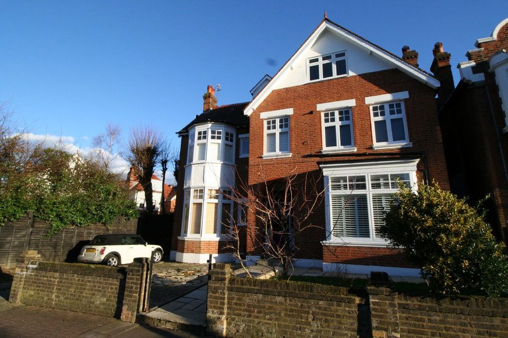 Property photo 1 of 11