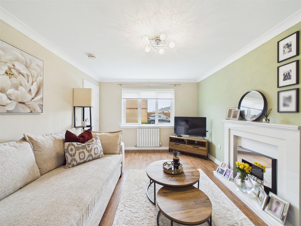 Property photo 2 of 20 Cam03782G0-Pr0297-Still005_Alt.Jpg