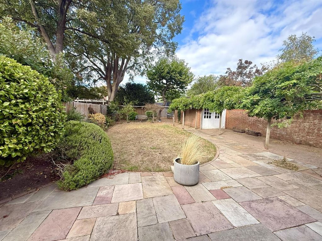 Property photo 2 of 12 Garden.Jpg