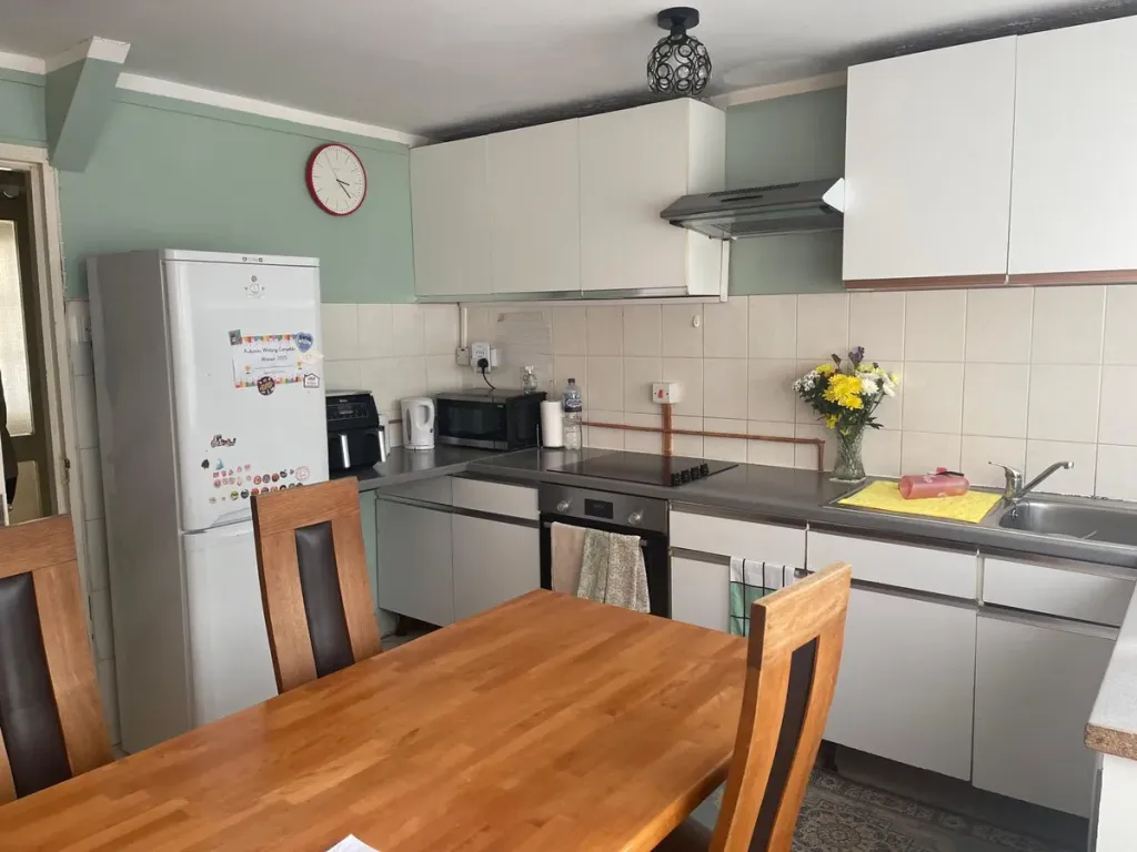 Property photo 2 of 17