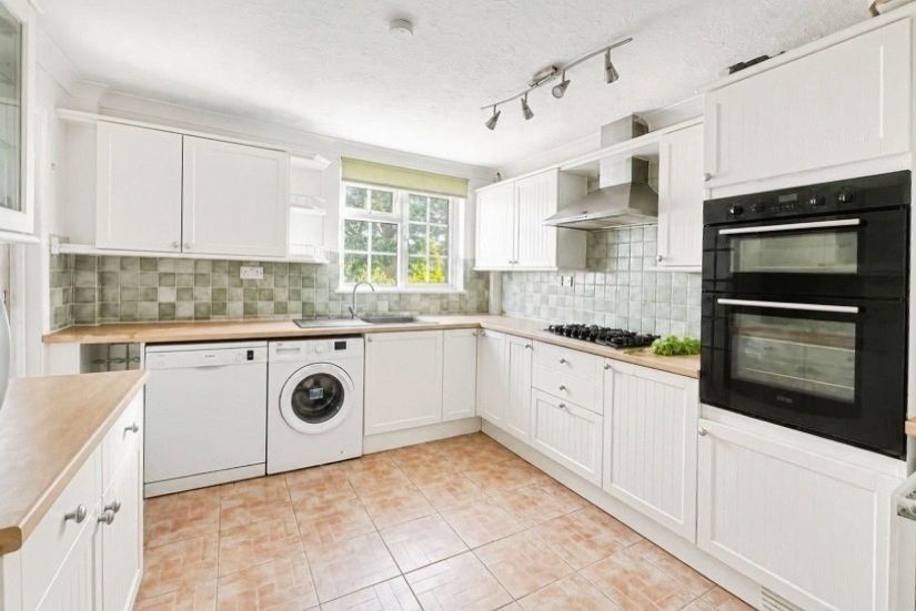 Property photo 2 of 12 Pbox-Img.Jpg