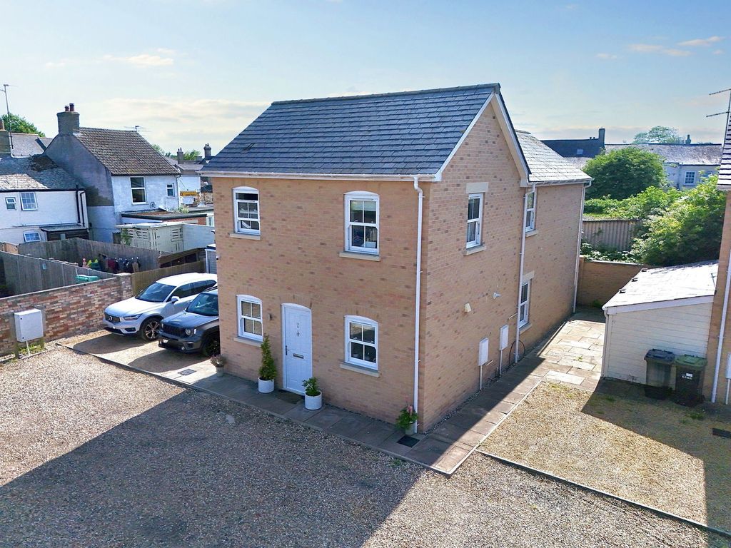 Property photo 1 of 27