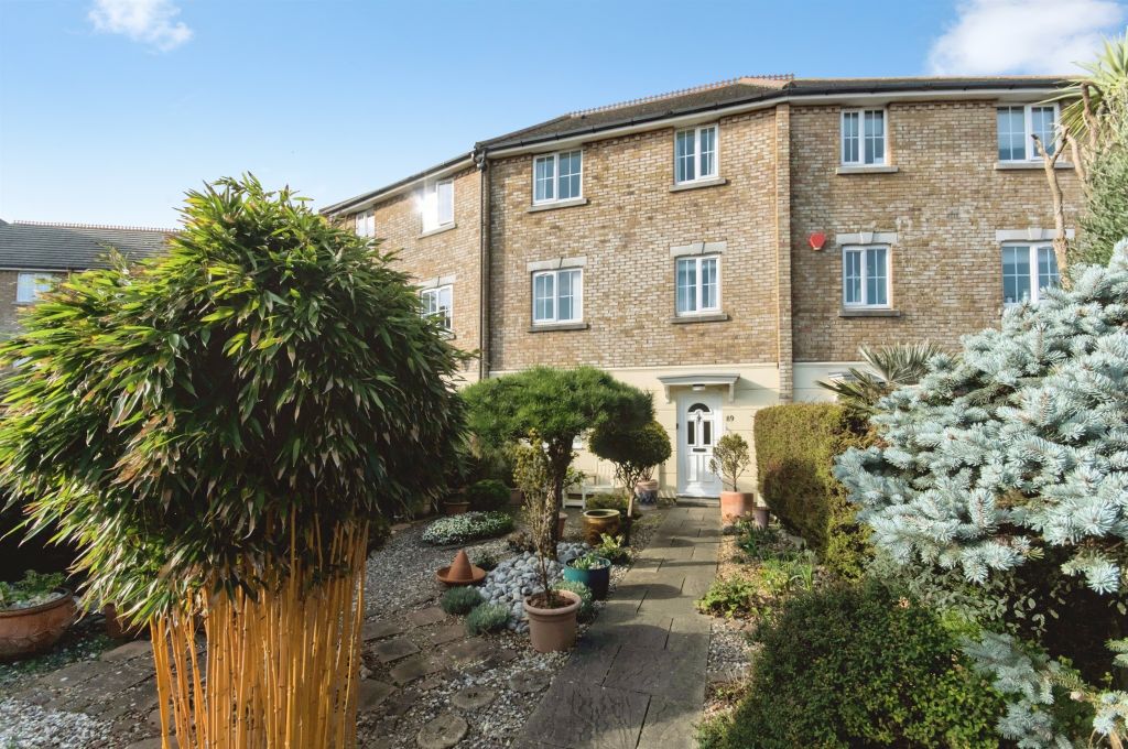 Property photo 2 of 23