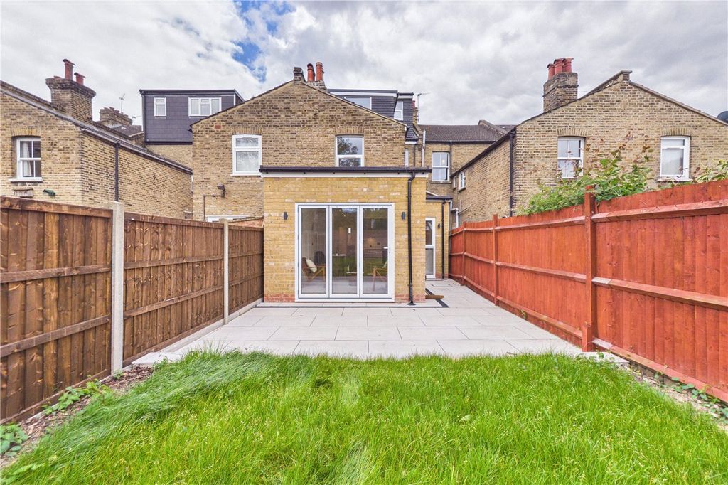 Property photo 1 of 25 Picture No. 24