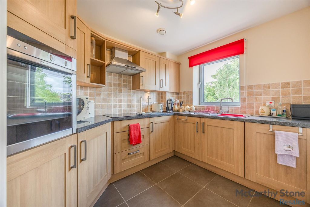 2 bed flat for saleMerrilees Gate, 50 Baberton Avenue, Juniper Green EH14 photo 5