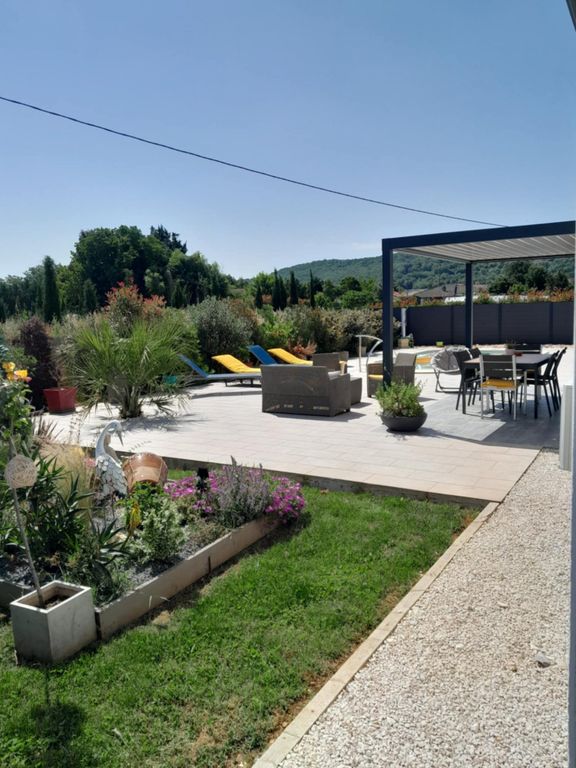 Property photo 3 of 14