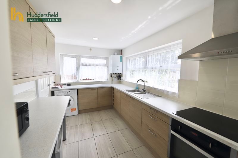 Property photo 3 of 9 Kitchen