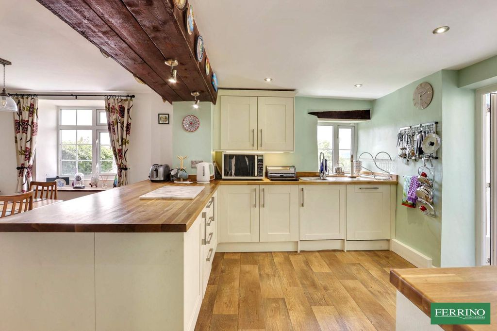 Property photo 3 of 29 Kitchen