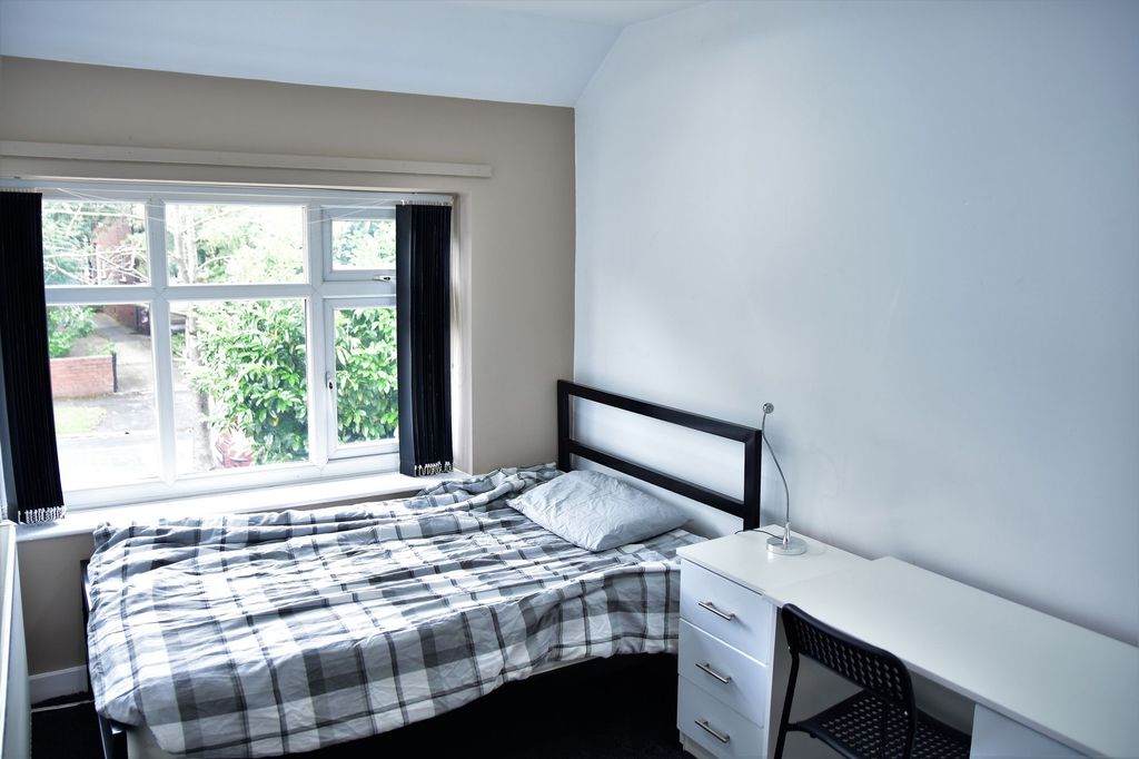 Property photo 1 of 7 Bright, Well-Maintained Single Bedroom Featuring A...