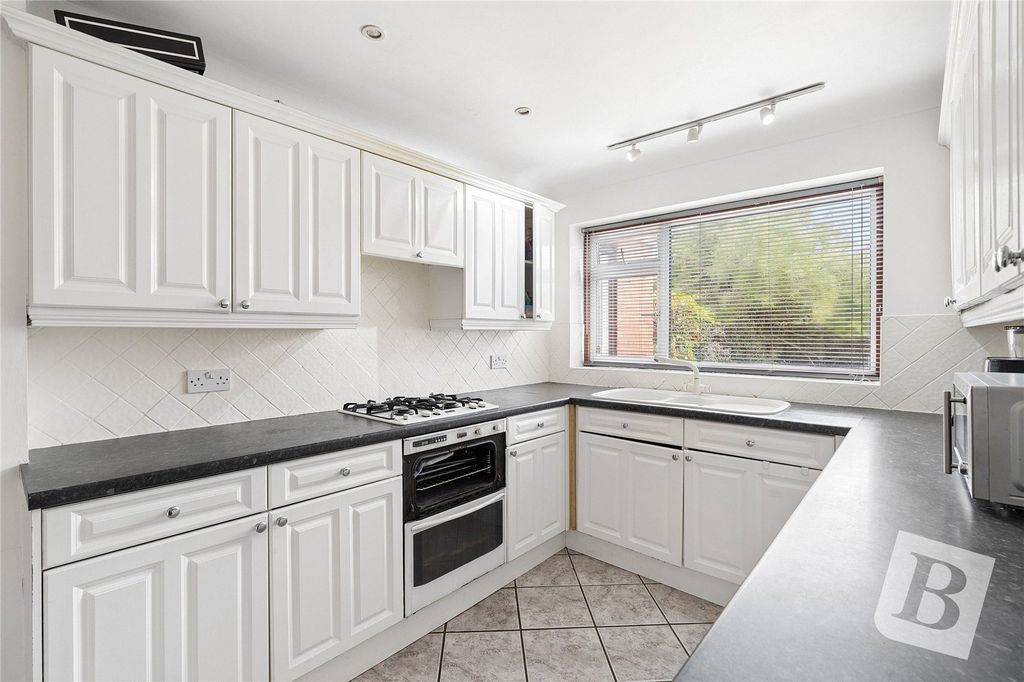 Property photo 3 of 15 Kitchen