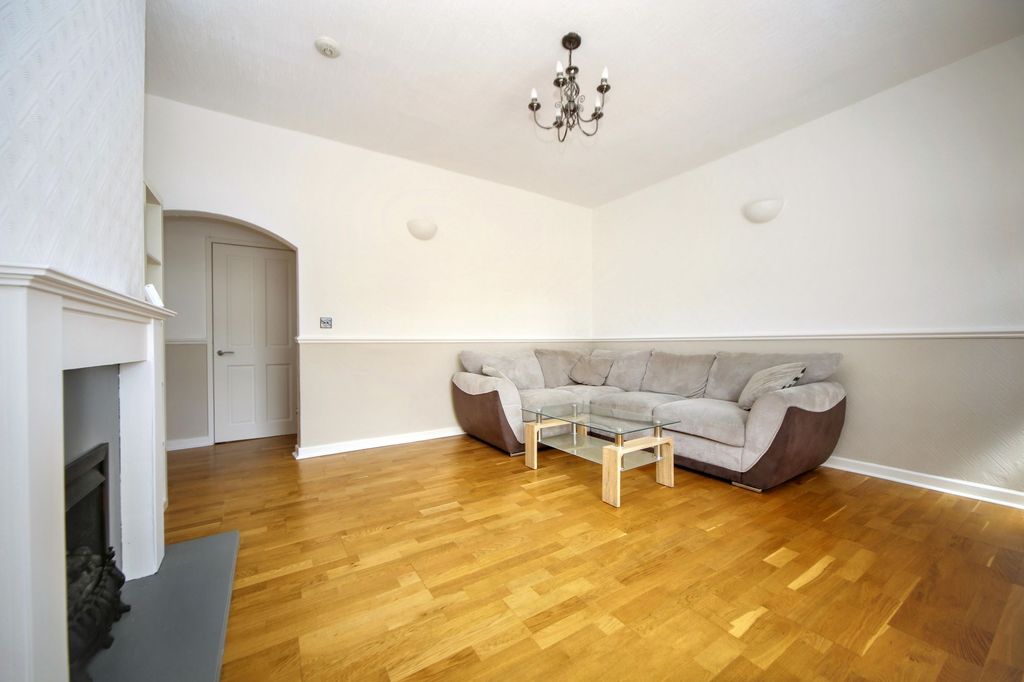 Property photo 3 of 19