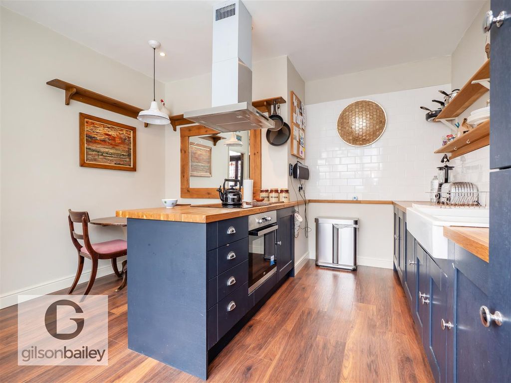 Property photo 3 of 37 1Awoodstreet-65.Jpg