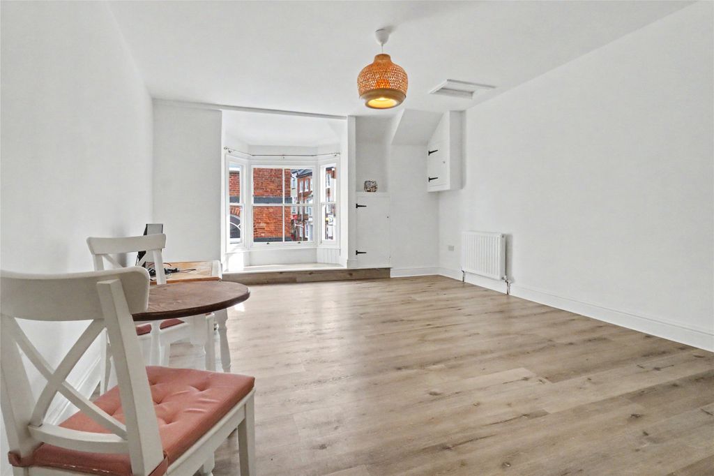 Property photo 2 of 7 2 - Picture No. 04