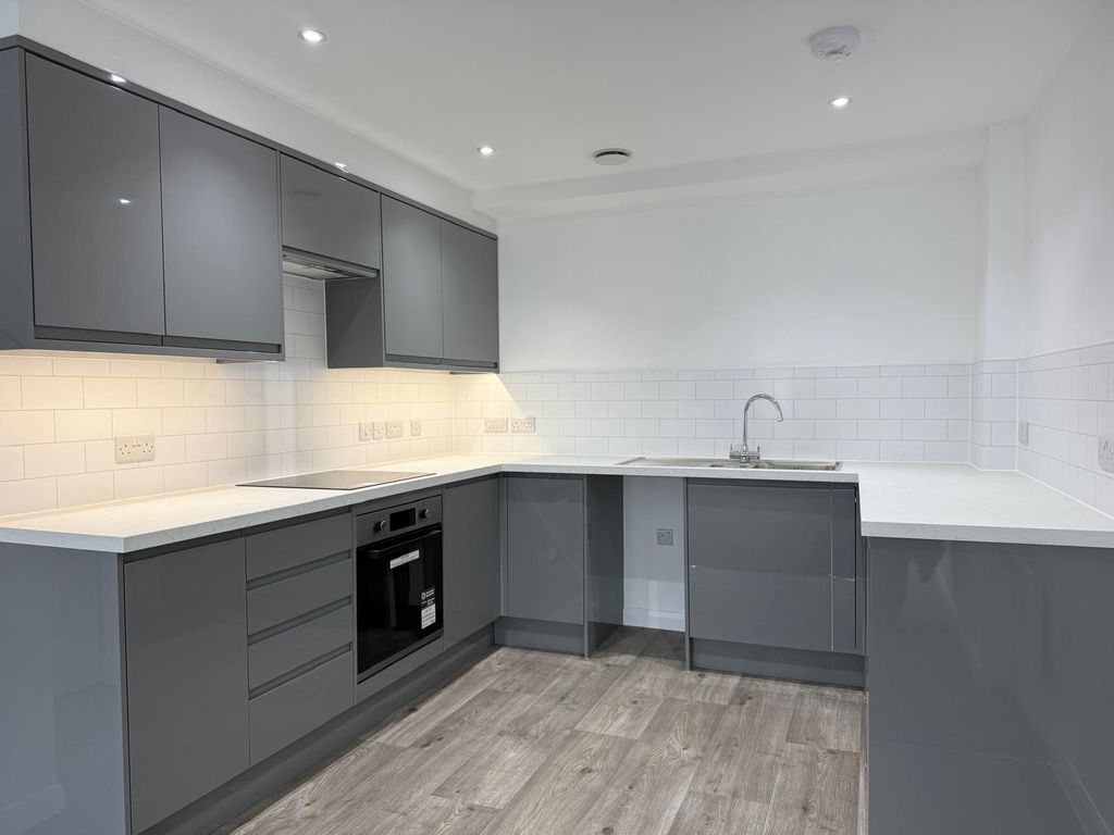 Property photo 1 of 18 Image