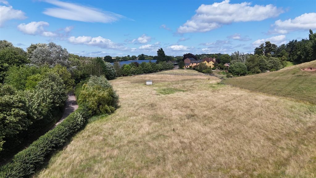 Property photo 2 of 44