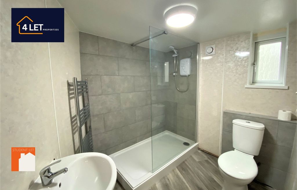 Property photo 3 of 35