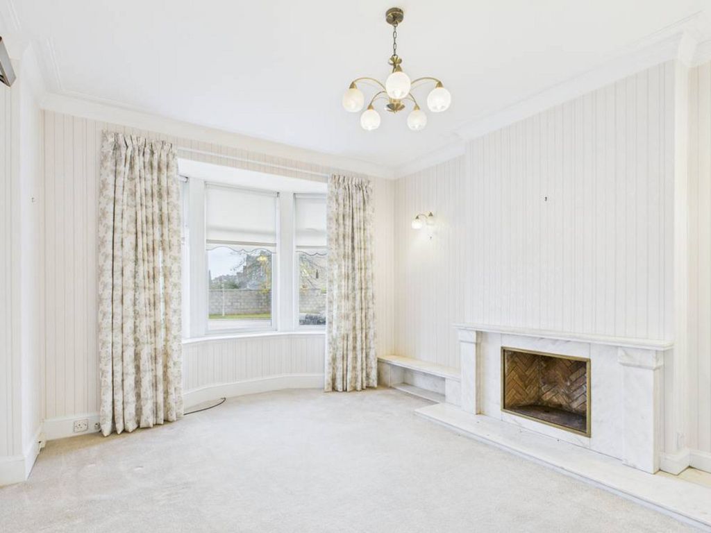 Property photo 3 of 33