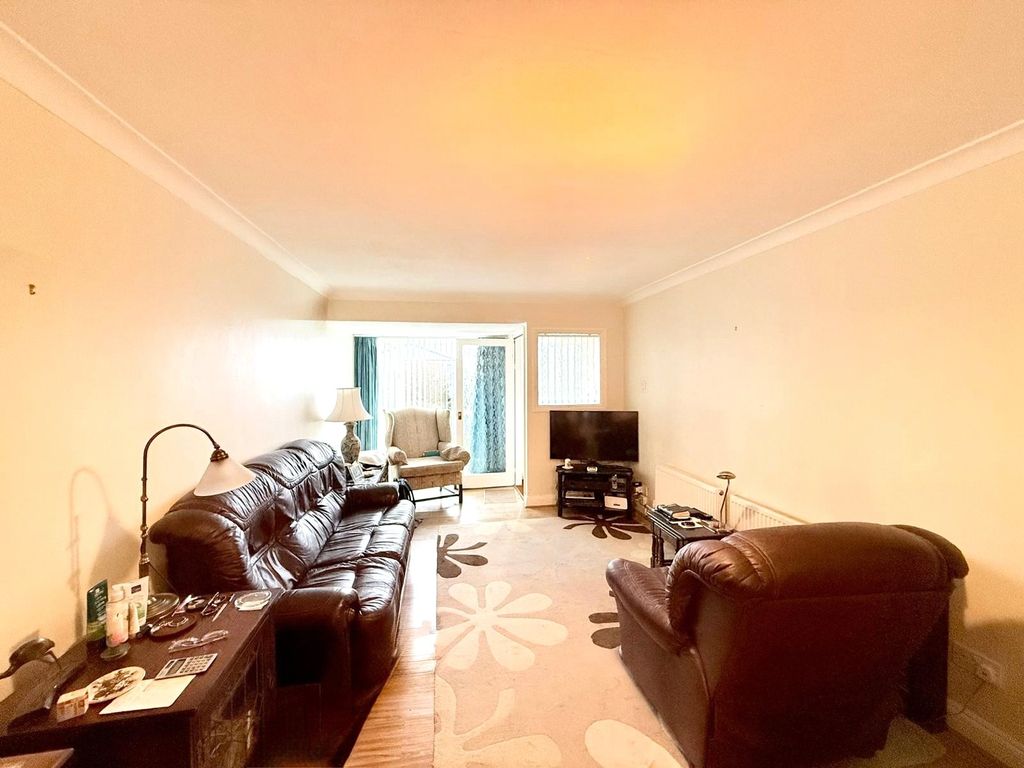 Property photo 3 of 17 Picture No. 05