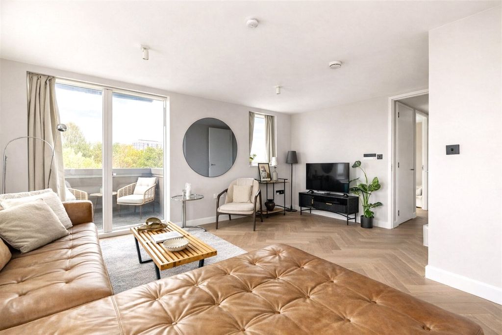 Property photo 3 of 10 Reception Room