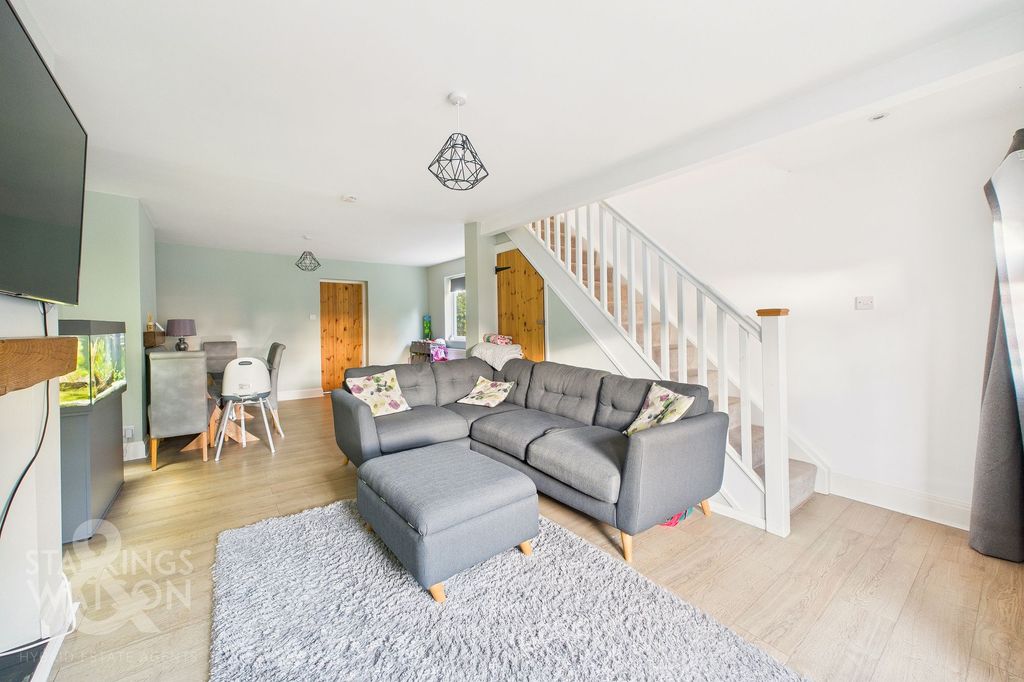 Property photo 2 of 22