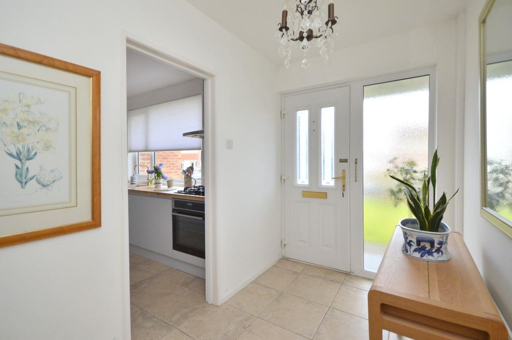 Property photo 2 of 21 Hallway