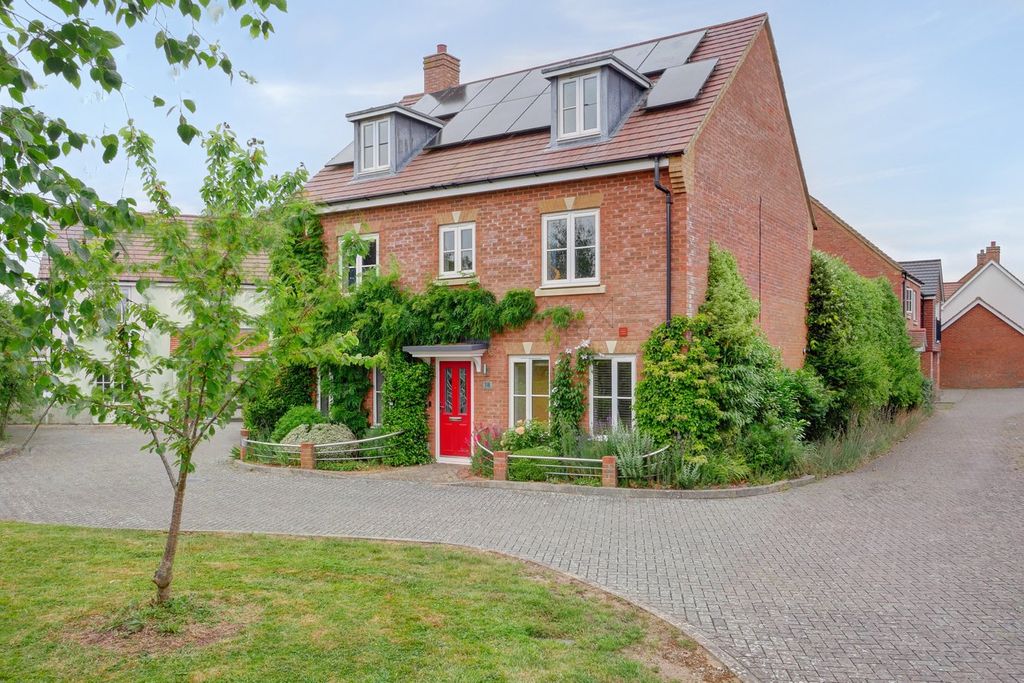 Property photo 1 of 34