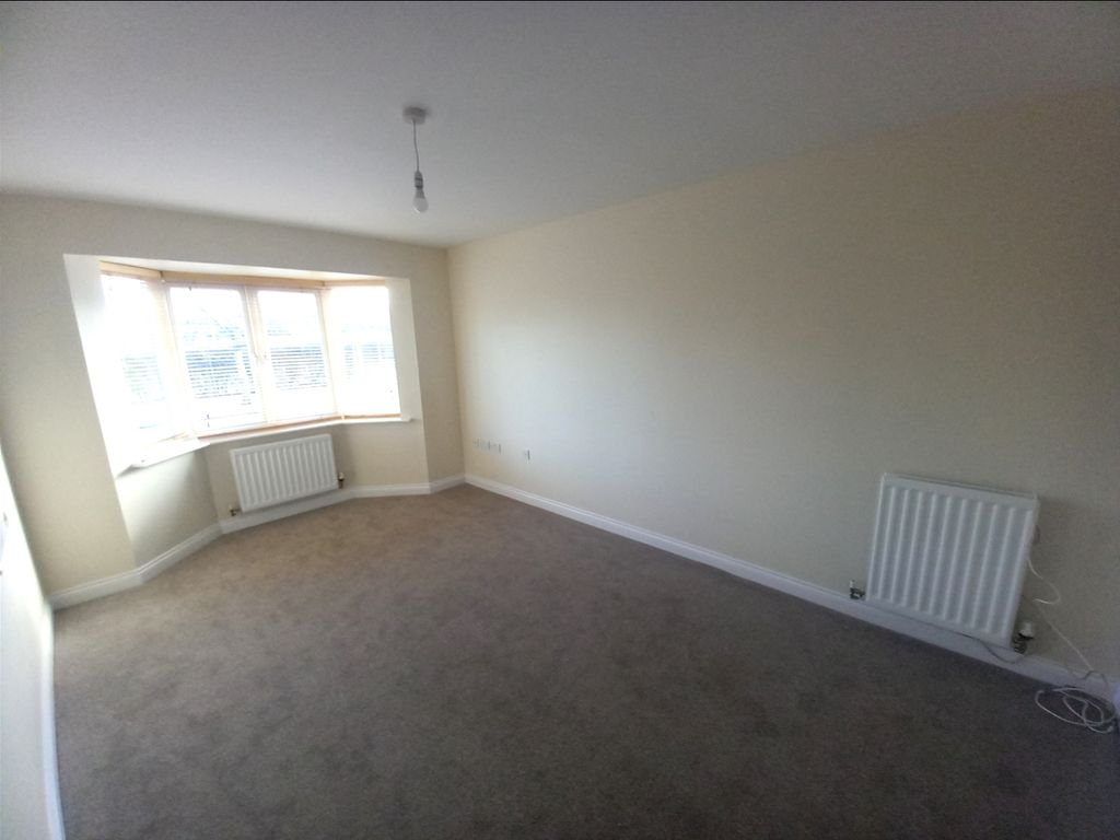 Property photo 2 of 14 Lounge