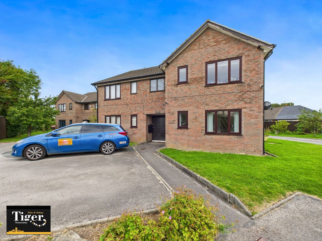 Property photo 1 of 13 Cam03440G0-Pr0397-Still012