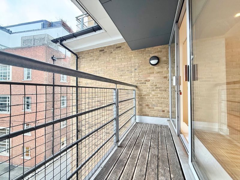 Property photo 3 of 7 Photo 6