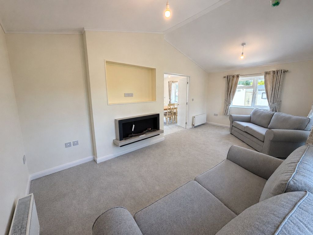 Property photo 2 of 18 Picture No. 04