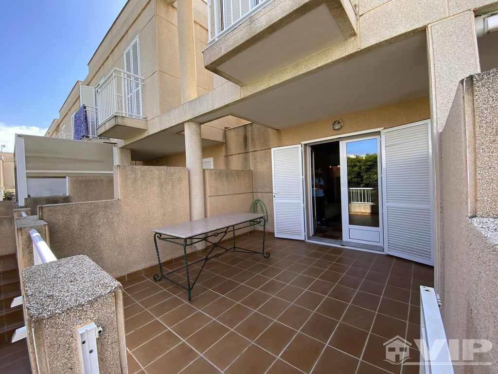 Property photo 3 of 35