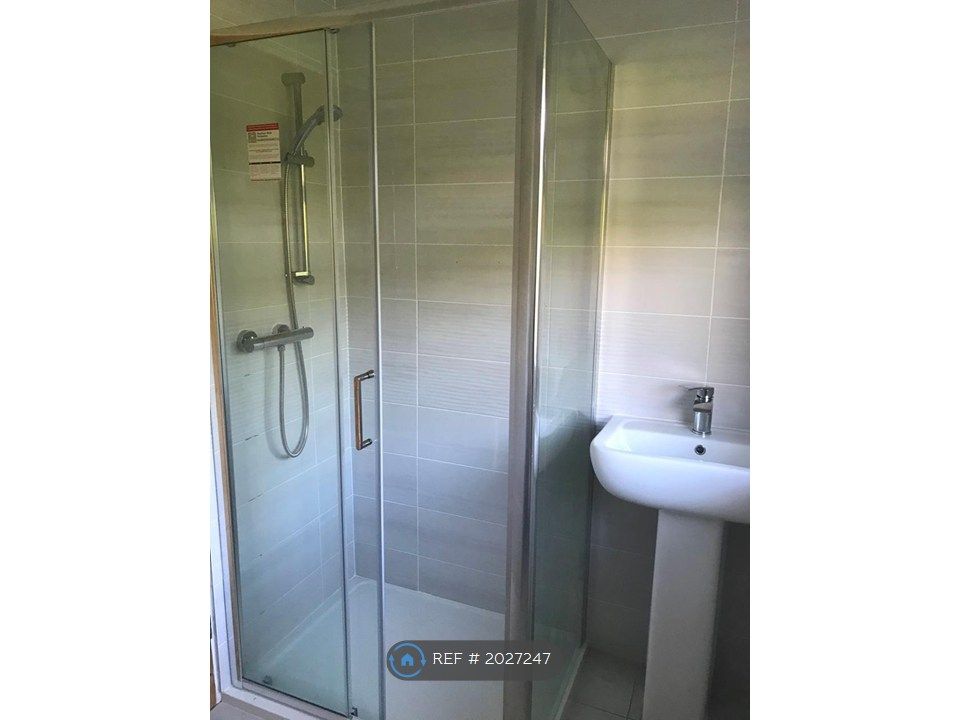 Property photo 2 of 15 Shower Room