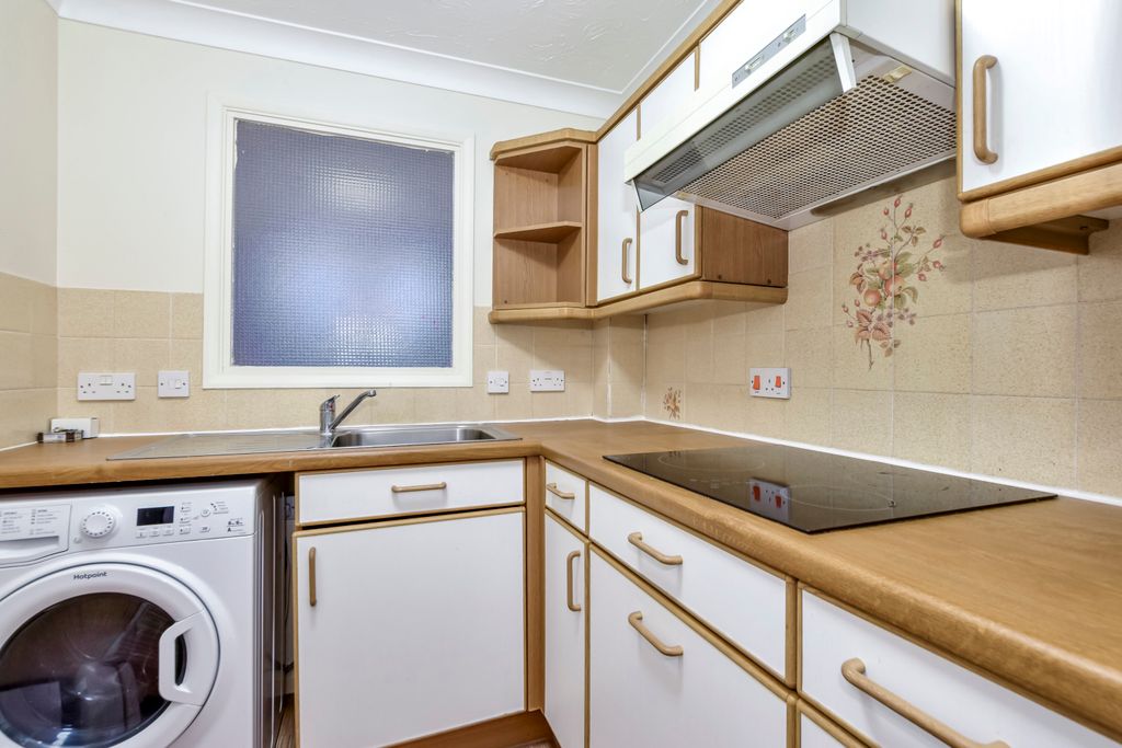 Additional image 7 of 1 bed property for saleThe Crescent, Abbots Langley WD5